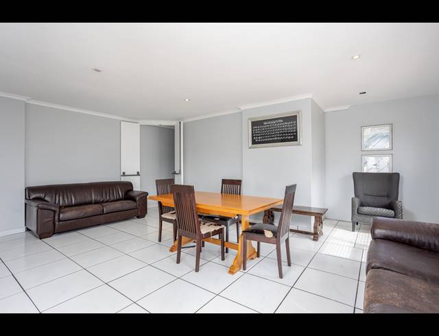 4 BEDROOM FREEHOLD FOR SALE IN CRAWFORD